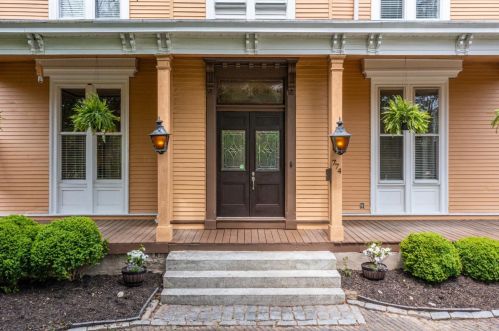 774 Hand Ave, Cincinnati, OH 45232-1743