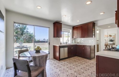 1376 Darwin Dr, Oceanside CA  92056-6618 exterior