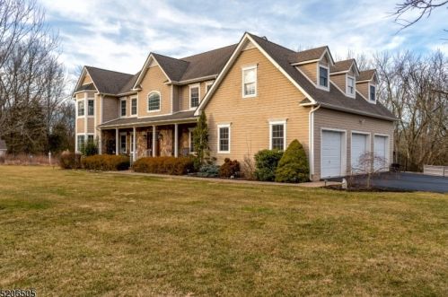 83 Railroad Ave, Lebanon, NJ 08833-5025