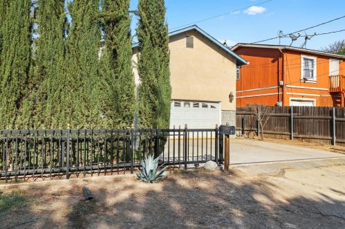 2221 Kenneth St, Modesto, CA 95351-3424
