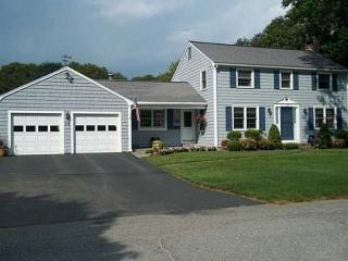 15 Nathaniel Rd, Barrington, RI 02806-3802
