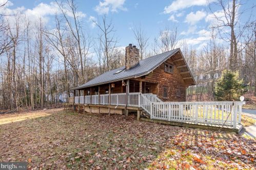 7729 Gnatstown Rd, Hanover, PA 17331-7988