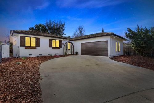318 Whitney St, Lodi, CA 95242-2170