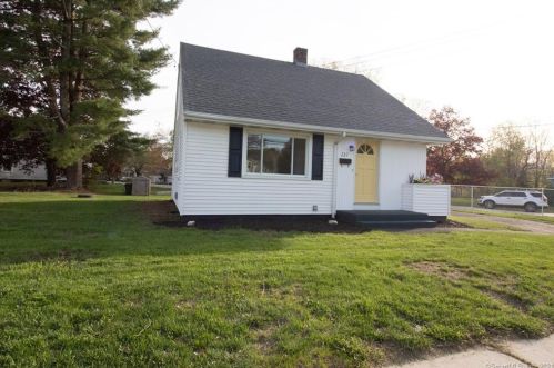 227 North St, Killingly CT  06239-1926 exterior