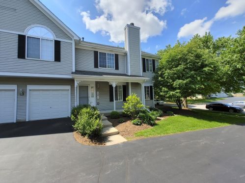 281 Sandhurst Ln, South Elgin, IL 60177-2919