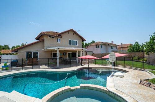 11421 Rancho Del Oro Dr, Riverside CA  92505-3582 exterior