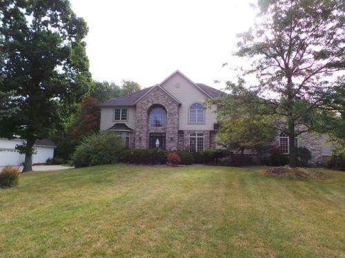 6701 Winston Ln, Cleveland OH  44139-4695 exterior