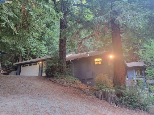 17160 Laurel Rd, Los Gatos, CA 95033-9037