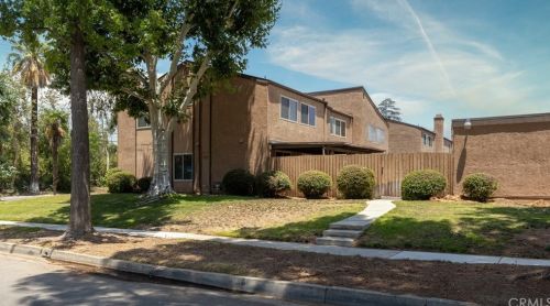 923 State St, Redlands, CA 92373-8109