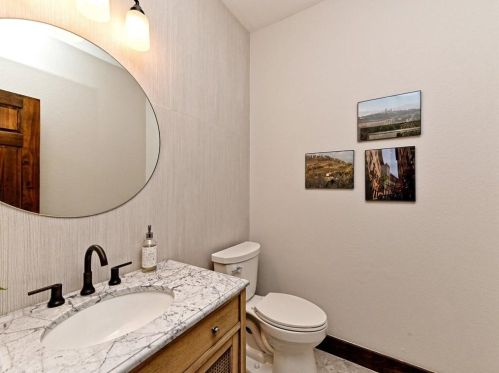 1501 Cyn Edge Dr, Austin TX  78733-2000 exterior
