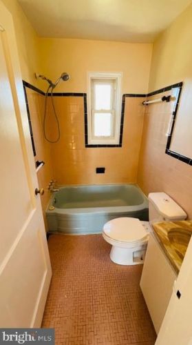 8524 11th Ave, Silver Spring MD 20903-3204 exterior