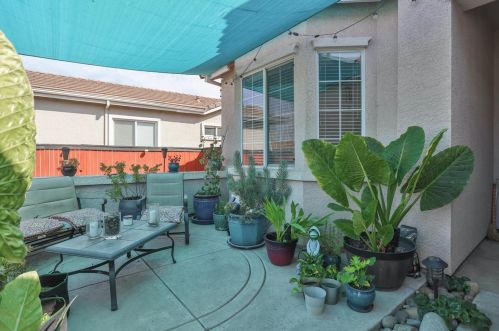 9354 Quarter Ranch Ct, Elk Grove, CA 95624-4617