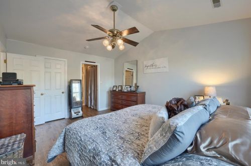 12 Mill Pond Dr, Lancaster PA  17603-7411 exterior