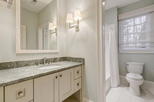 10 Highland Valley Ct, Atlanta GA  30327-4880 exterior