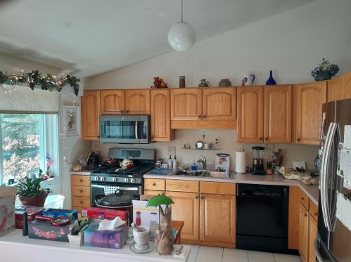 9 Esquire Cir, Nashua, NH 03062-1661