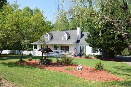 384 Alex Dr, Dahlonega, GA 30533-3841