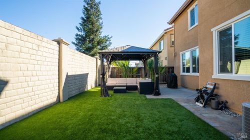 5283 Gramercy Cir, Fairfield CA  94533-6680 exterior