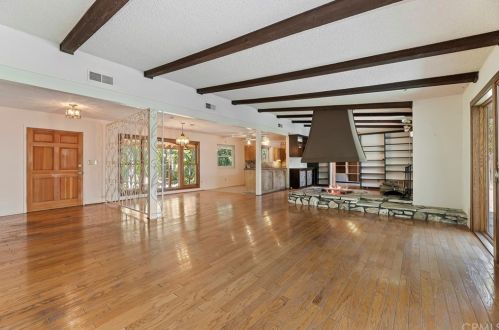 7438 Whitegate Ave, Riverside CA  92506-5431 exterior