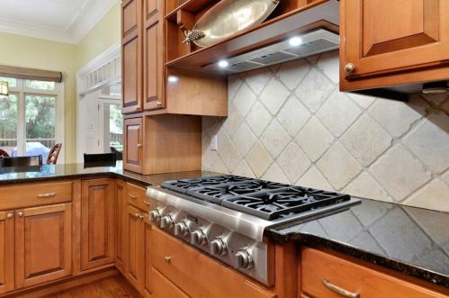2169 Cumberland Dr, Smyrna GA  30080-4601 exterior