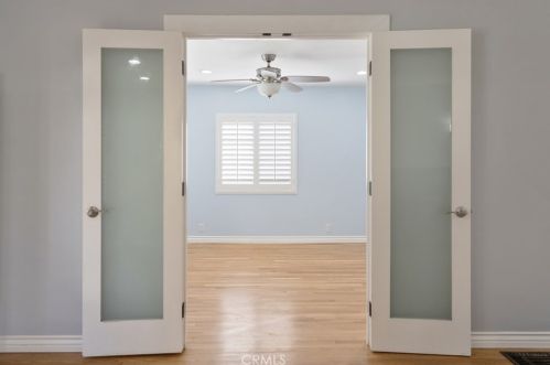 3300 Montrose Ave, Glendale CA 91214-3341 exterior