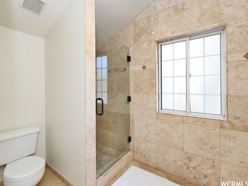 25 Snowstar Ln, Sandy UT 84092-4800 exterior