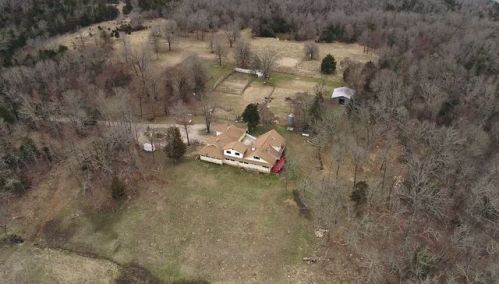 23765 Stonington Rd, Omaha, AR 72662-9124