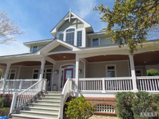 576 Hunt Club Dr, Corolla, NC 27927-2211