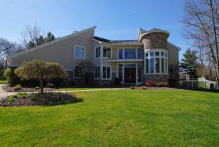 24150 Woodside Ln, Cleveland OH  44122-4030 exterior