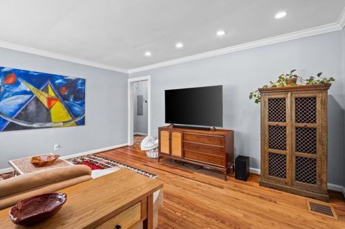 1627 Beacon Hill Blvd, Atlanta GA  30329-2517 exterior