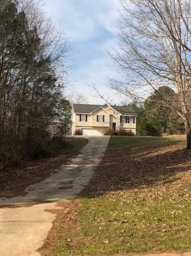 325 Pebble Ridge Dr, Porterdale, GA 30014-8463
