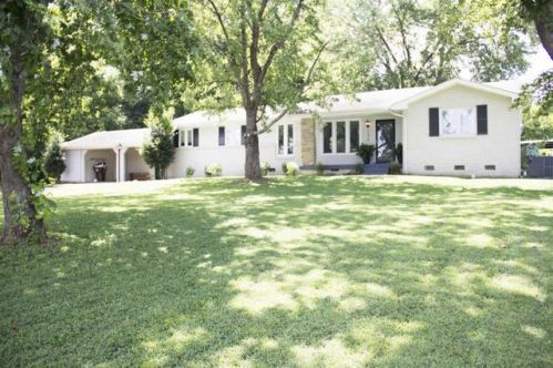 1228 Shawnee Rd, Madison, TN 37115-5468