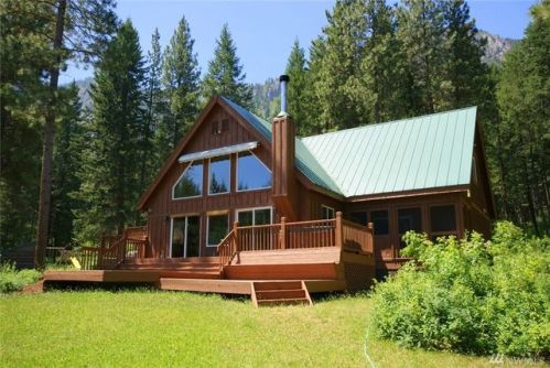 32 Fawn Meadow Ln, Winthrop, WA 98862-9132