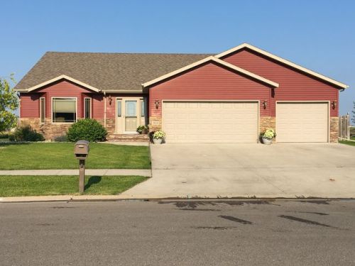 3616 16th St, Moorhead, MN 56560-6795