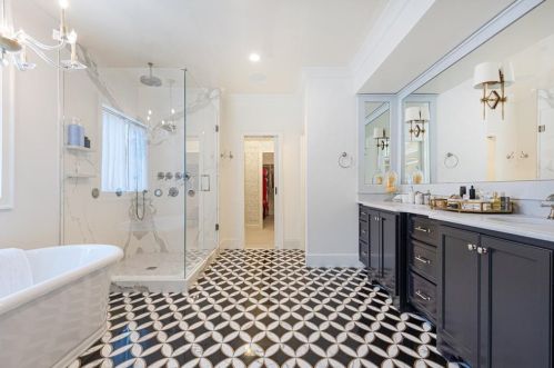 6470 Long Is Dr, Atlanta GA  30328-3043 exterior