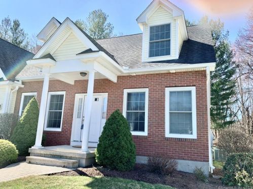 18 Nutmeg Dr, Somers, CT 06071-1451