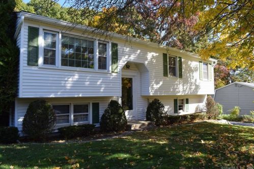 52 Summerwood Dr, Wallingford, CT 06492-3431