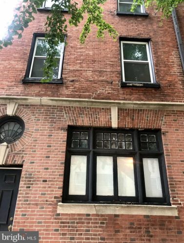 304 13th St, Philadelphia, PA 19107-1010