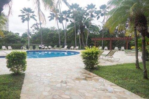 5333 Likini St, Honolulu HI  96818-1762 exterior