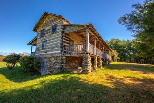 2567 Huff Hill Rd, Hillsville, VA
