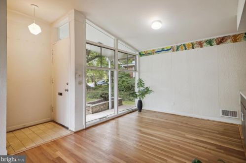 2205 Richland Pl, Silver Spring MD 20910-2331 exterior