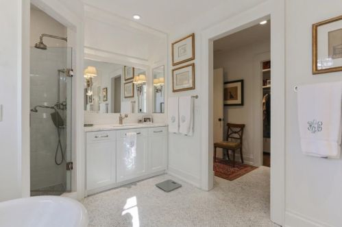 81 Lakeview Ave, Atlanta GA  30305-3779 exterior