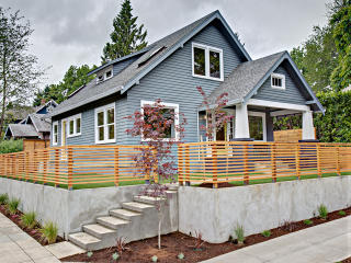107 24th Ave, Portland, OR 97214-1703