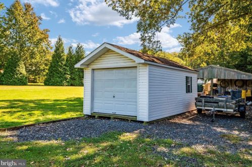 6482 Shady Side Rd, Shady Side MD 20764-9715 exterior