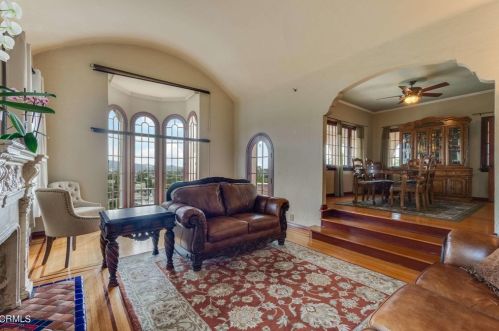 1128 Marion Dr, Glendale CA  91205-3713 exterior