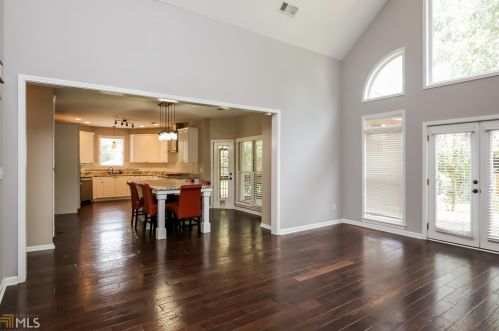 4645 Waterford Dr, Suwanee GA  30024-1459 exterior