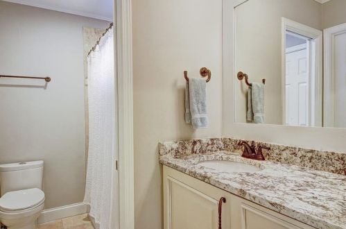 4800 Berkeley Walk Pt, Duluth GA  30096-6193 exterior