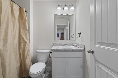 61 Chastain Cir, Newnan GA  30263-8640 exterior