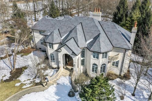 23431 Elm Rd, Half Day, IL 60069-2201