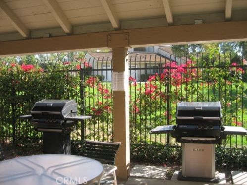 12 Gumwood, Irvine CA  92612-2352 exterior