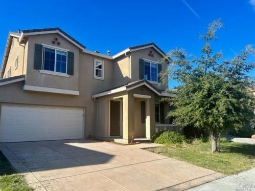 3043 Duke Cir, Vacaville, CA 95688-8841